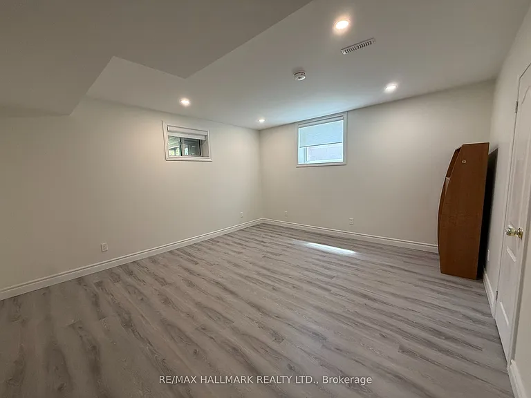 43 Oak Ave — Photo 19