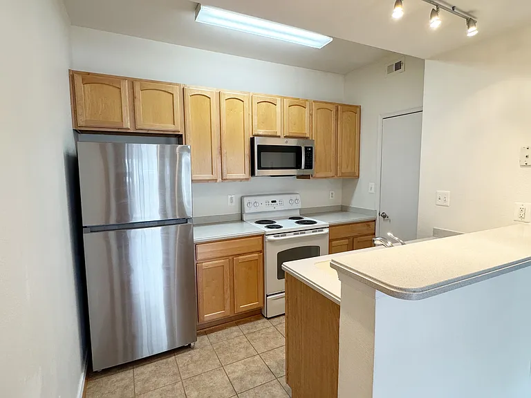 3920 Penderview Dr #303 — Photo 10