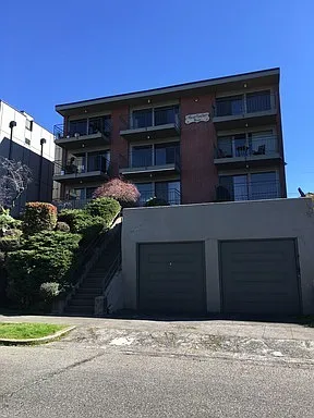 2214 Yale Ave E — Photo 15