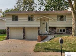 15919 Arbor Cir, Omaha, NE 68130