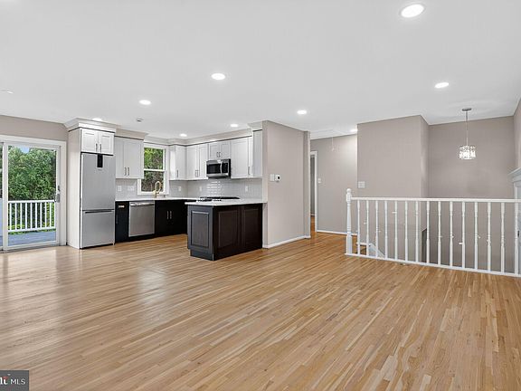 2nd image of 4309 Willoughby Ct