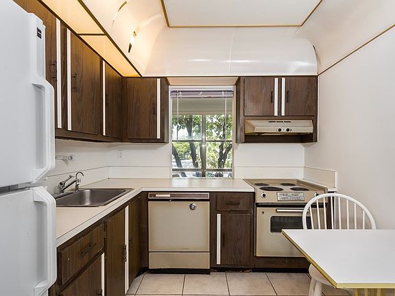 2nd image of 17570 Atlantic Blvd APT 219