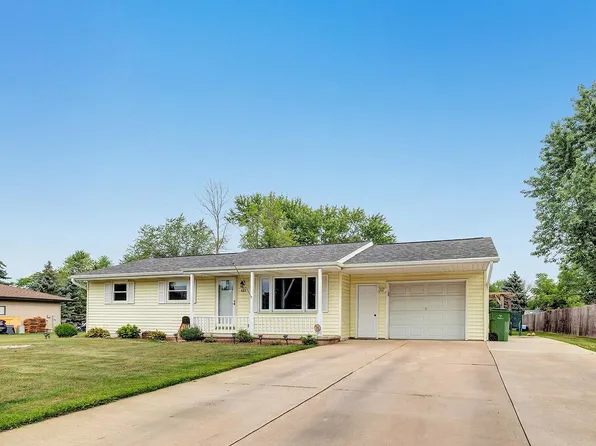425 Janet Ln, Wrightstown, WI 54180