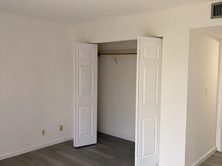 8540 N Sherman Cir #504-1 — Photo 10