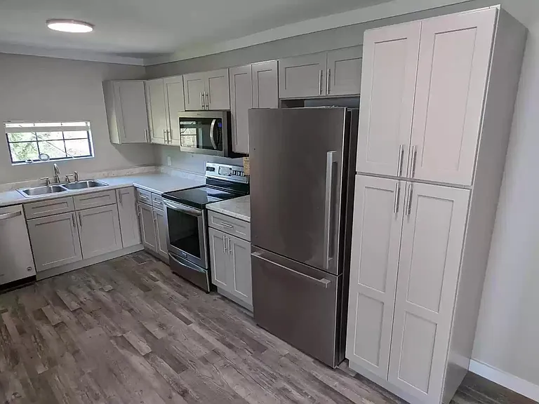 611 Shannon Ave — Photo 9