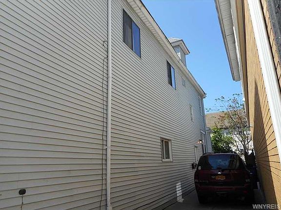 2nd image of 1771 S Park Ave