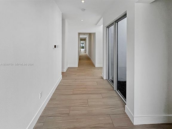 4th image of 16582 Botaniko Dr S #16582
