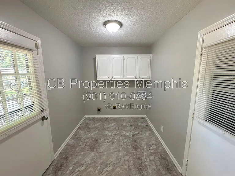4316 Springwind Rd — Photo 10