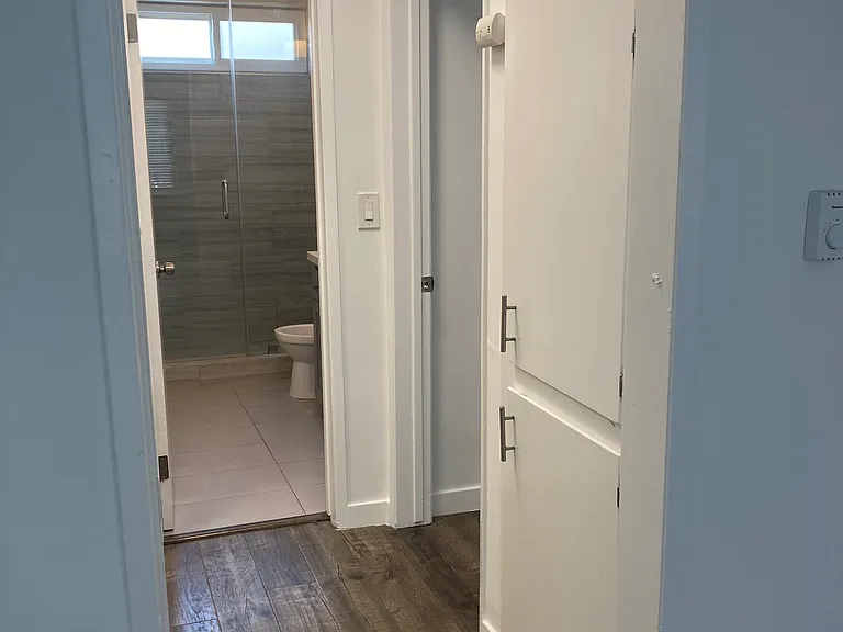 310 S Sherbourne Dr — Photo 7