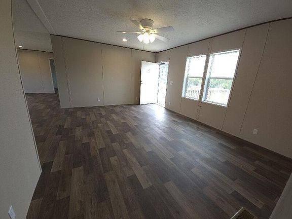 4th image of 1565 E 496th Road