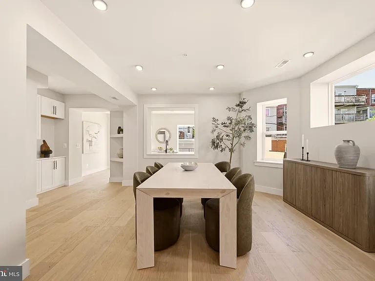 724 Rock Creek Church Rd NW #A — Photo 3