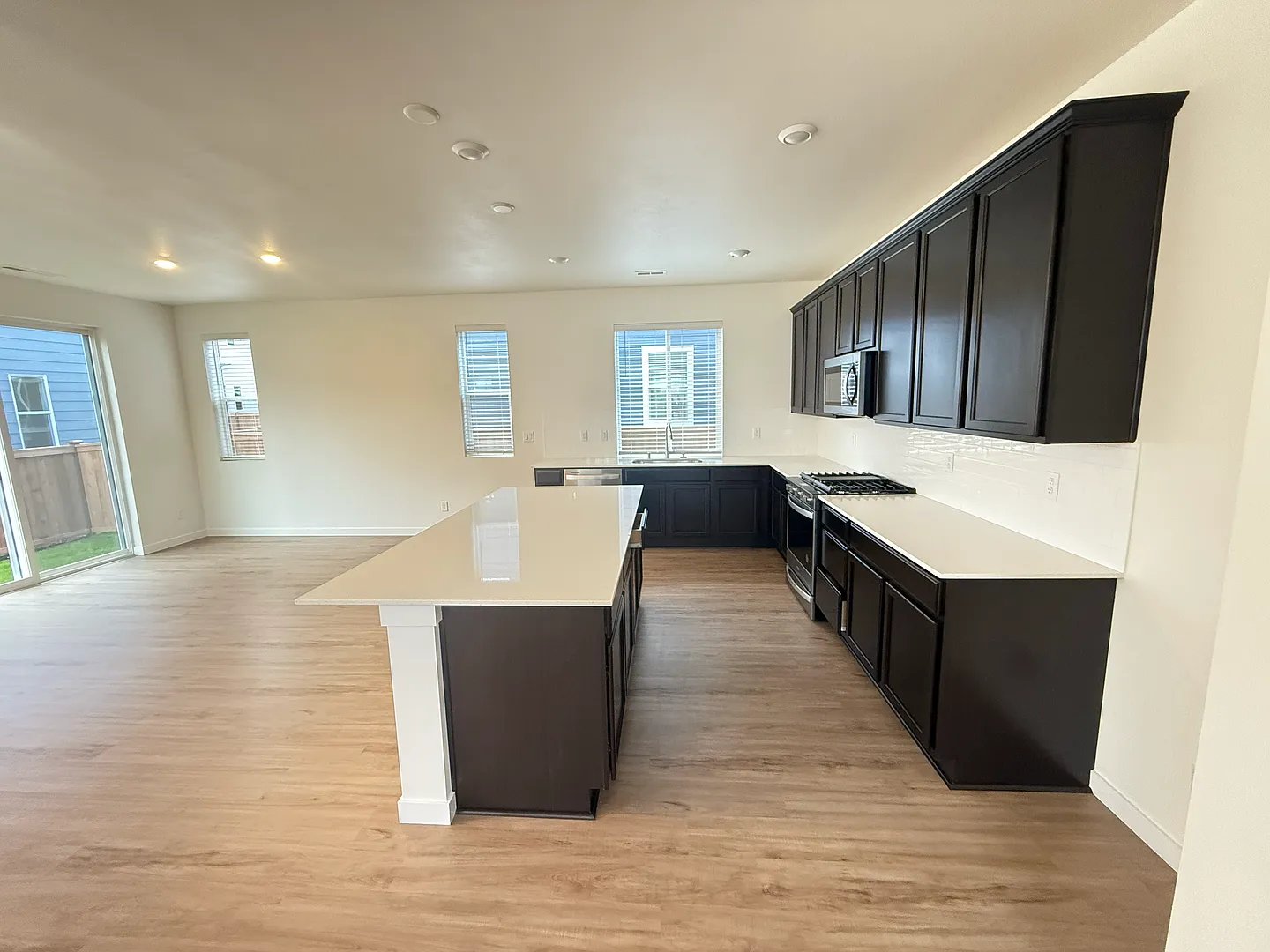 Beautiful New 5 Bedroom House in Covington — Photo 3