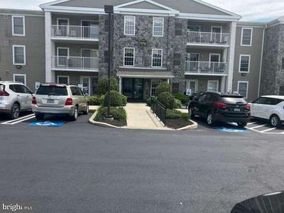 5th image of 541 Brandon Rd