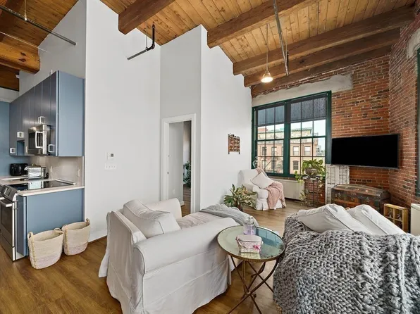 63 Melcher St APT 502, Boston, MA 02210