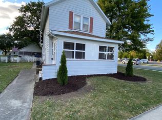 958 N 10th St, Rochelle, IL 61068