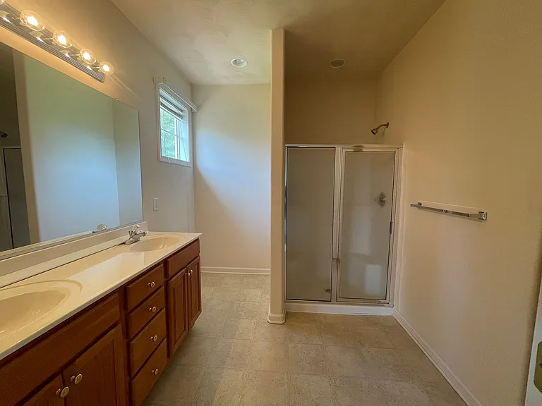 2820 Majestic Oak Ct — Photo 11