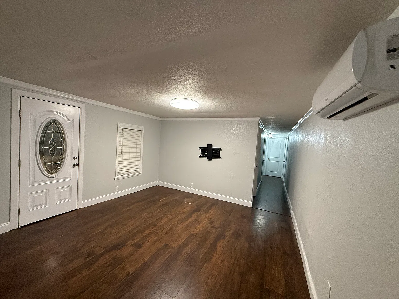 2 bed, 1.5 bath, 728 sqft, $1,200 — Photo 2