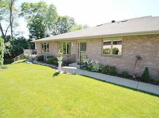 12028 Summit Ct, Rockton, IL 61072