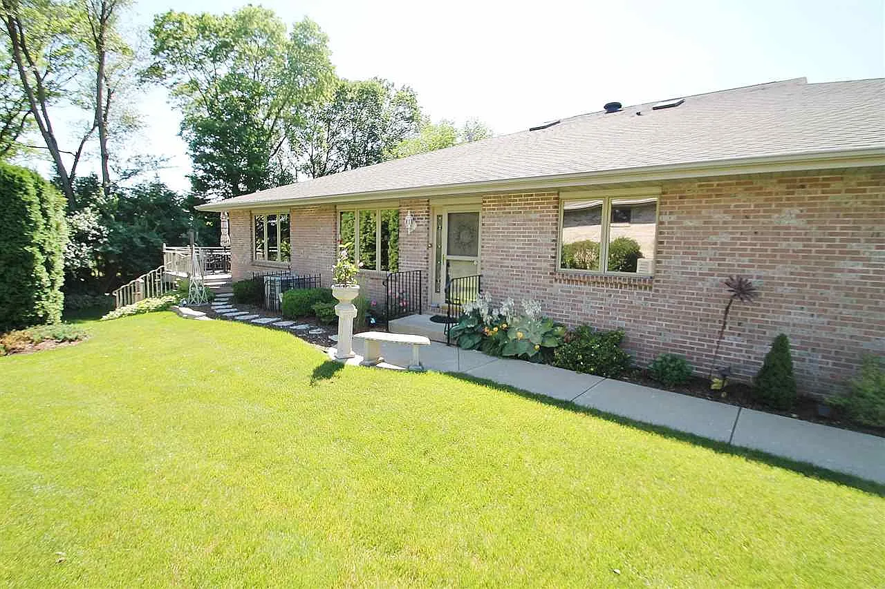12028 Summit Ct photo 1