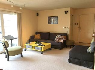 261 Kempsey Dr, North Brunswick, NJ 08902