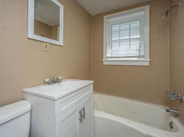 charleston-south-carolina-440949264 picture