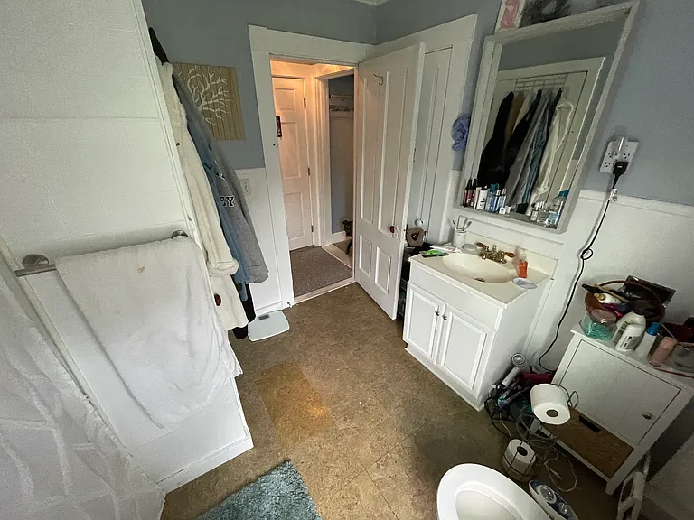 629 Main St #B — Photo 12