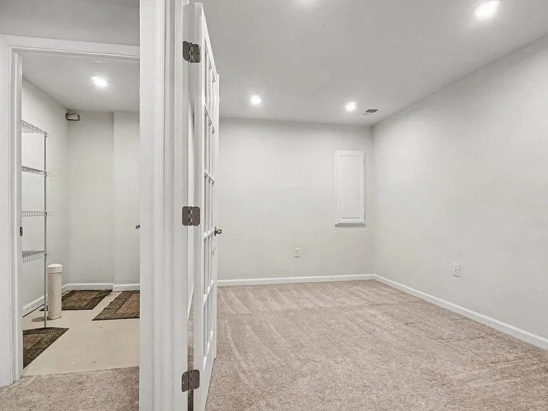 165 Peter Ln — Photo 5