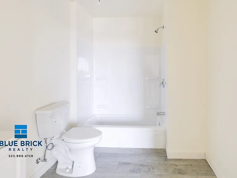 4324 S Vermont Ave #502 — Photo 9