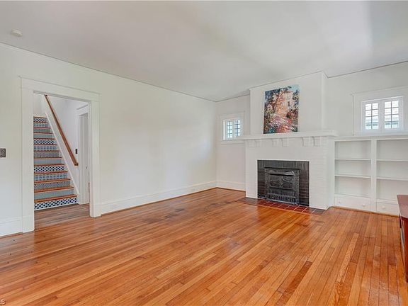 3rd image of 1504 Northfield St