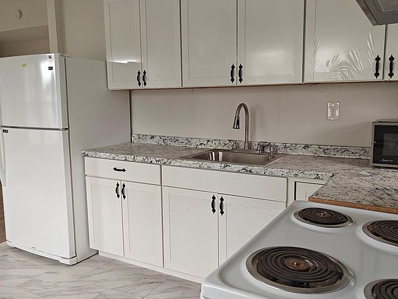 2nd image of 129 S Main St #4