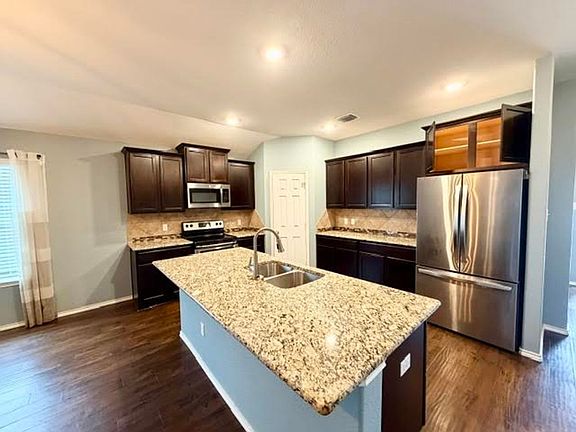 4th image of 2701 Skinner Dr