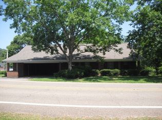 927 Parkway Dr, Wiggins, MS 39577