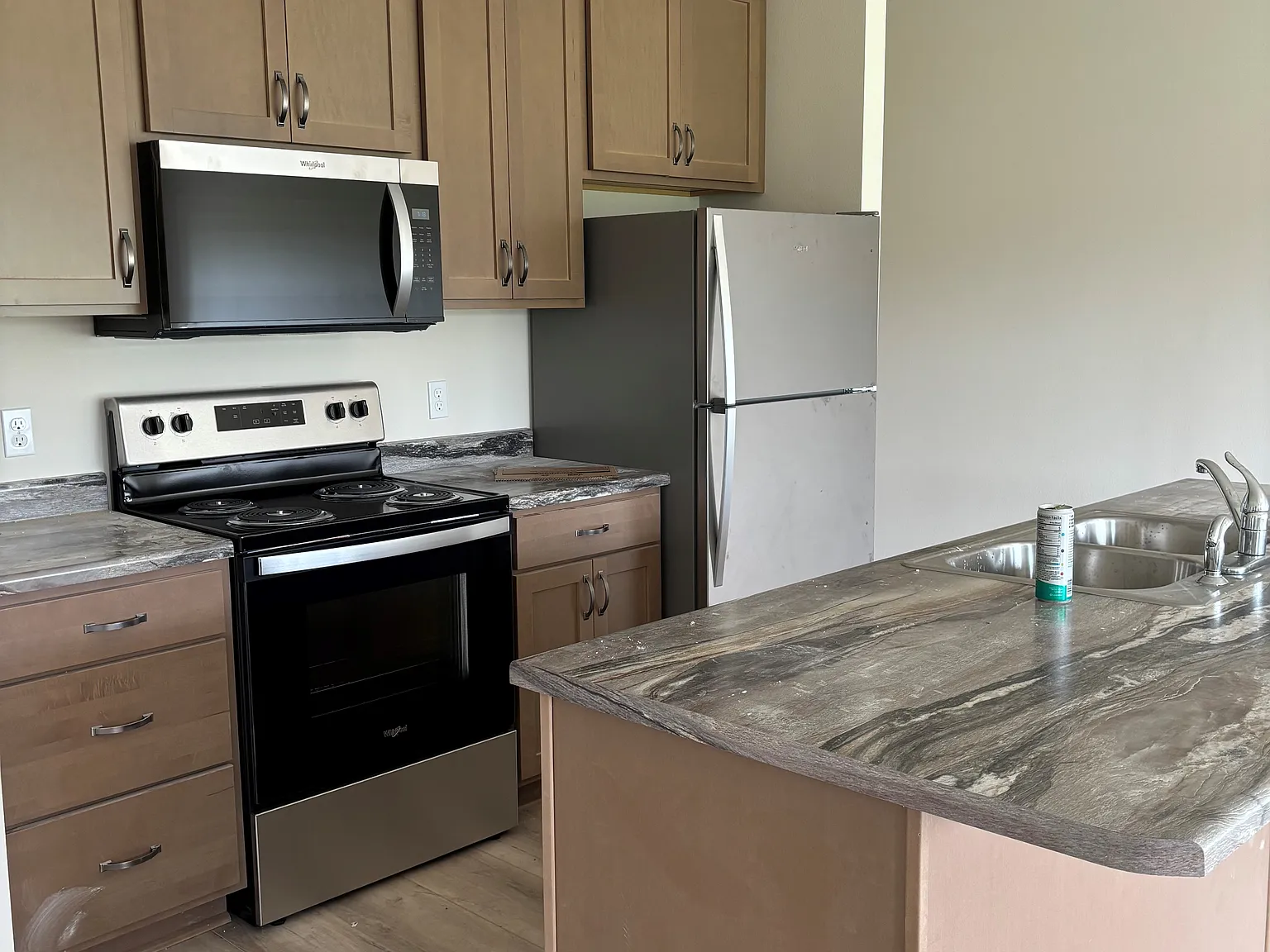1 bed, 895 sqft, $1,200 — Photo 4