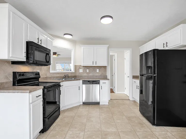5020 Windflower Dr — Photo 11