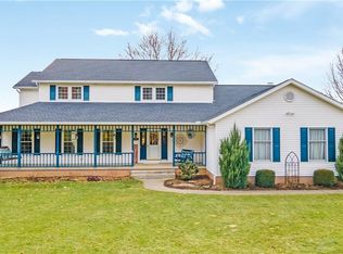 1137 Winkler Dr, Dover, OH