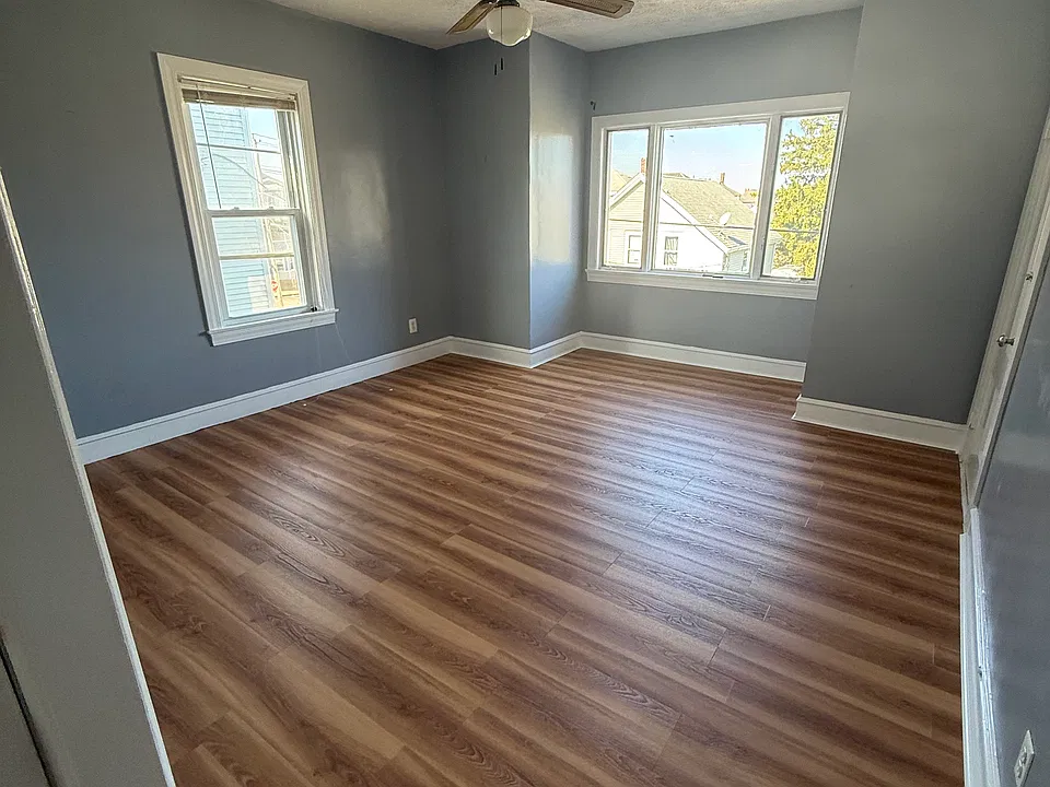 58 Tuttle St #2