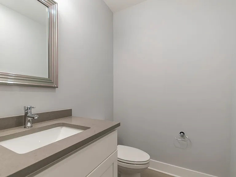 814 N Uber St — Photo 10