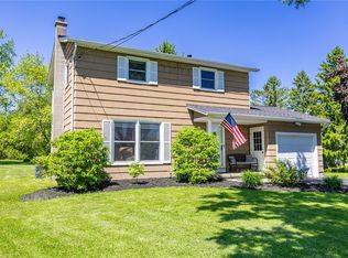 172 Hidden Creek Ln, Hamlin, NY 14464