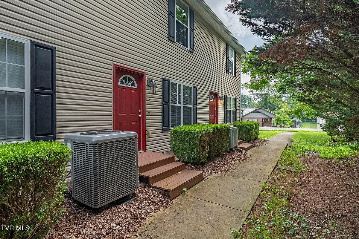 Primary Photo - 1113 High St #203