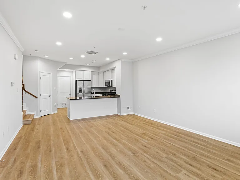 9208 Landon House Way — Photo 4