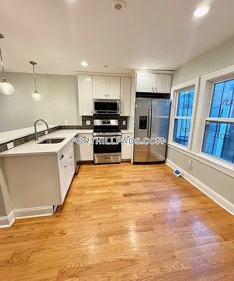 6 Saint James St — Photo 1