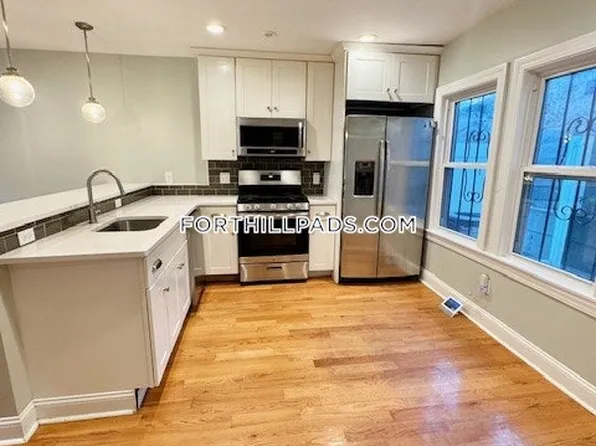 6 Saint James St, Boston, MA 02119