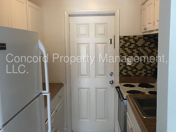 5th image of 1827 Park Ln APT 1