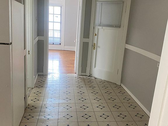 4th image of 2133 Maury Ave #1