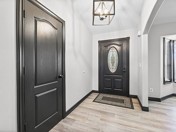 3rd image of 14434 S Vantage Cir W