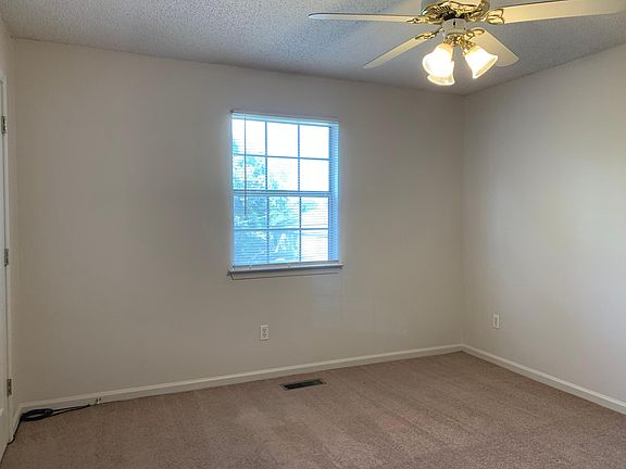 5th image of 709 W Kiehl Ave #B