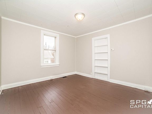 3rd image of 324 Northfield Ave