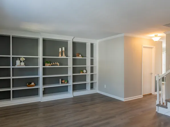 116 Barbary Ct, Cary, NC 27511