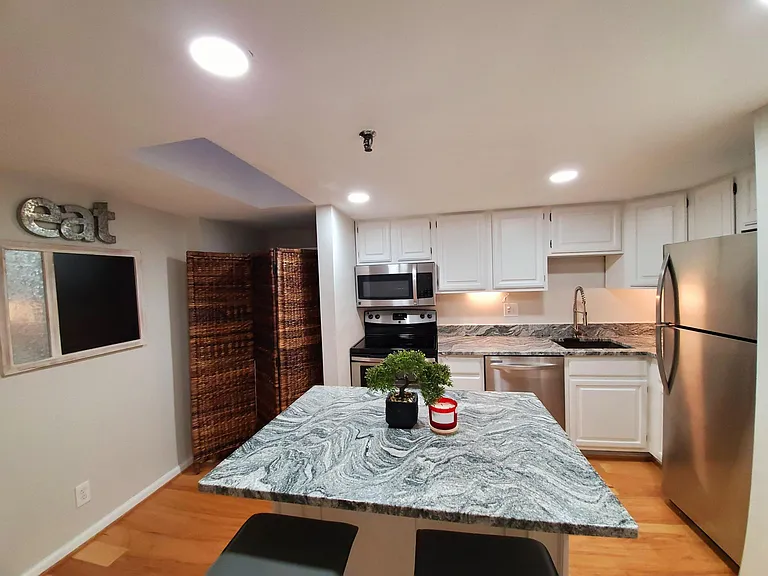 1023 Potomac St NW — Photo 5