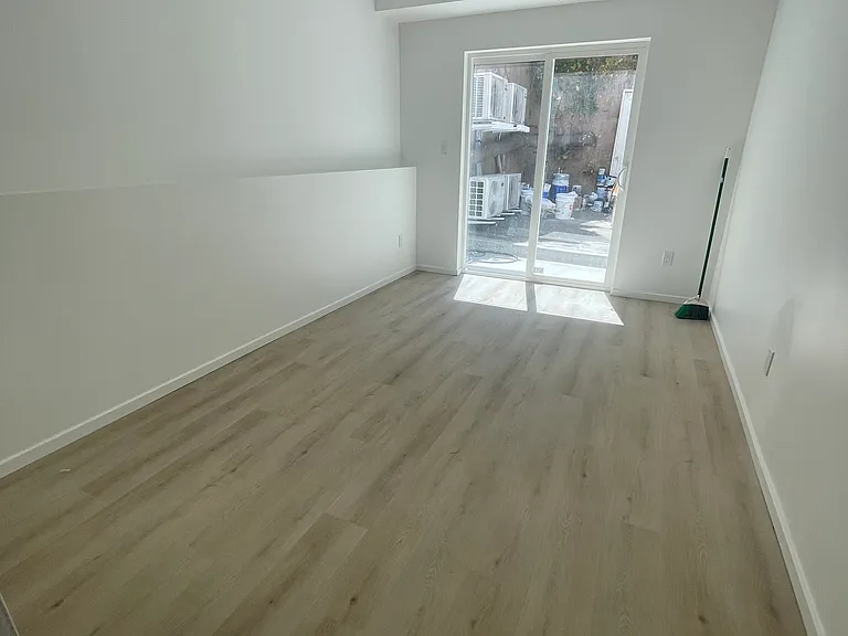 3334 San Bruno Ave #12 — Photo 5